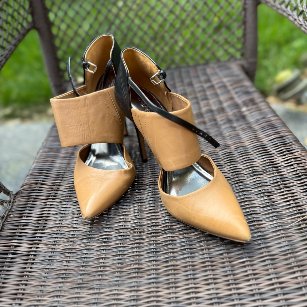COACH Tan and Black Women's Heels!